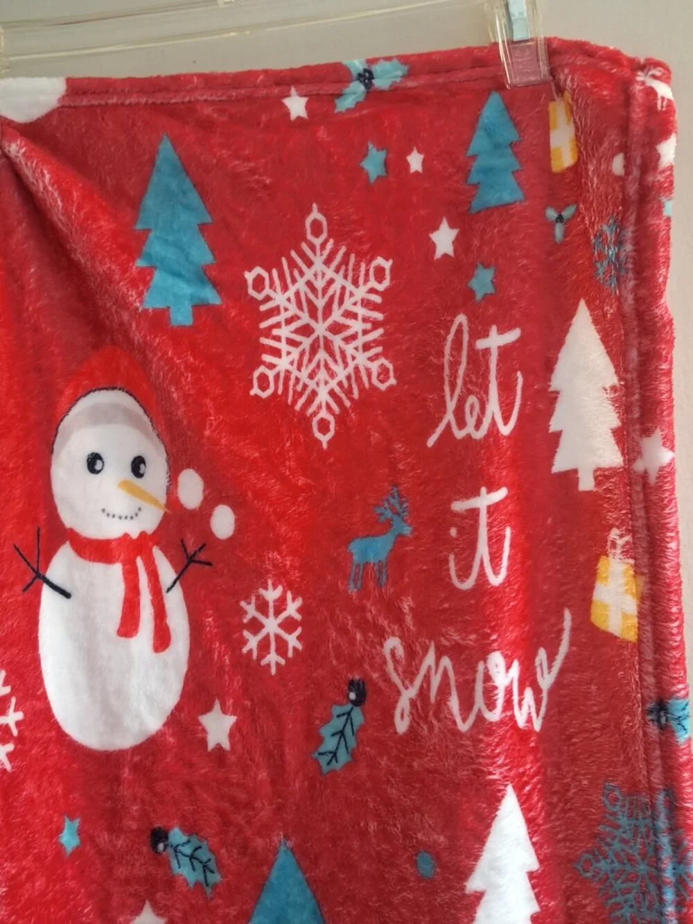 let it snow throw